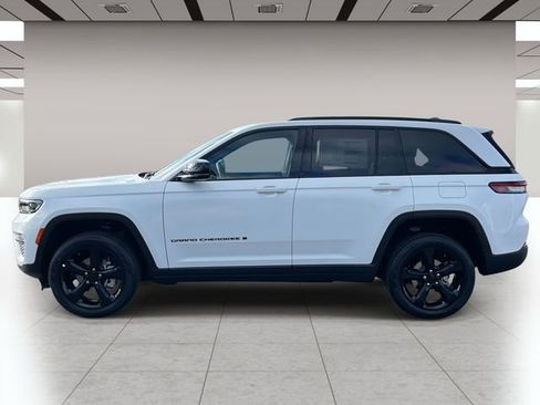 New 2025 Jeep Grand Cherokee Limited w/ Black Appearance Package image 7