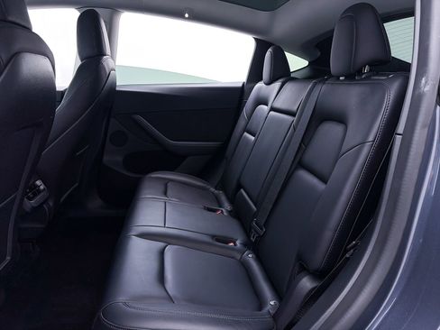 Used 2022 Tesla Model Y Performance image 32