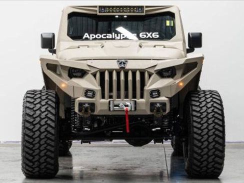 Used 2023 Jeep Gladiator Sport AWD/4WD image 13