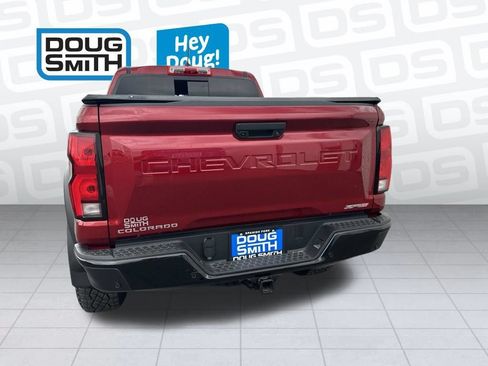 Used 2026 Chevrolet Colorado ZR2 w/ Technology Package AWD/4WD image 5