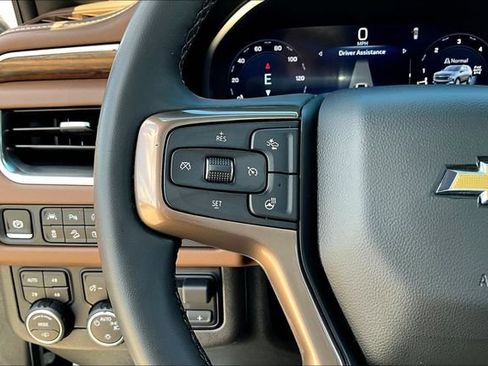 Used 2024 Chevrolet Suburban High Country AWD/4WD image 11