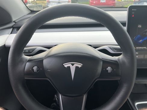 Used 2023 Tesla Model Y Long Range AWD/4WD image 24
