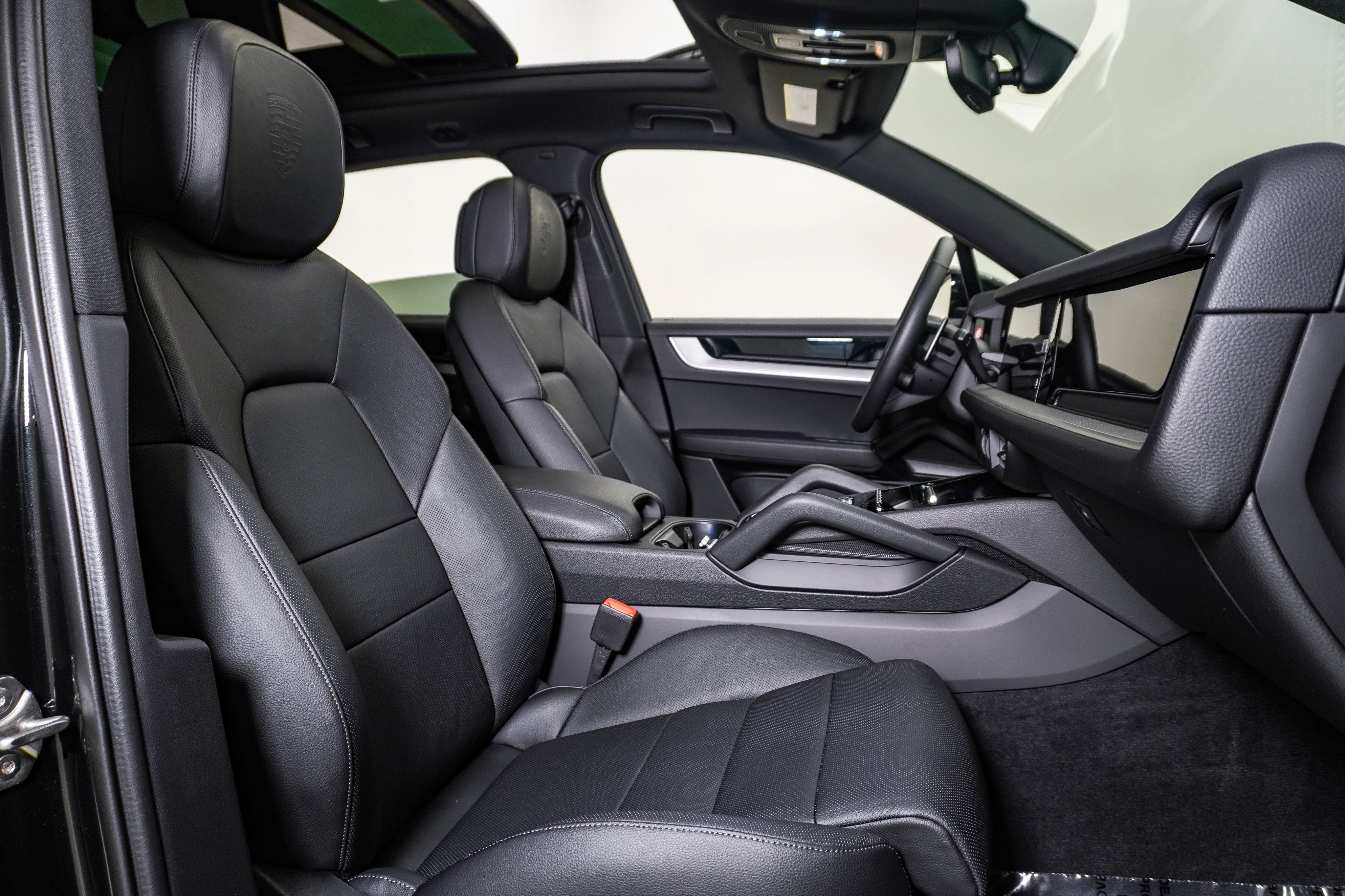 Certified 2026 Porsche Cayenne AWD/4WD image 15