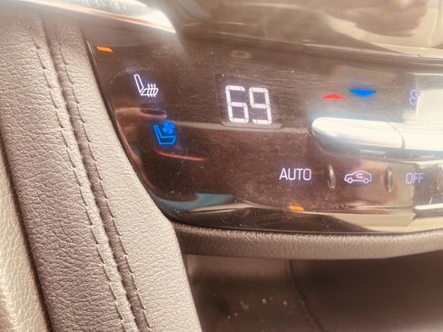 Used 2023 Cadillac XT6 Sport w/ Technology Package AWD/4WD image 24