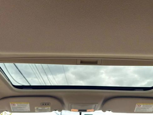 Used 2017 Ford Expedition Limited image 31