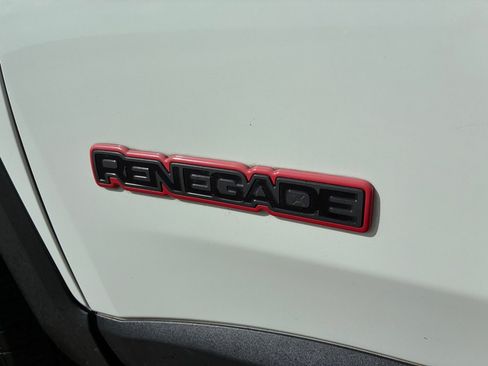 Used 2016 Jeep Renegade Trailhawk AWD/4WD image 31