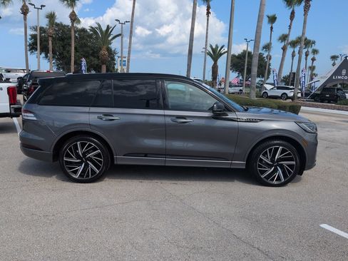 Used 2025 Lincoln Aviator Black Label w/ Black Label Special Edition AWD/4WD image 3