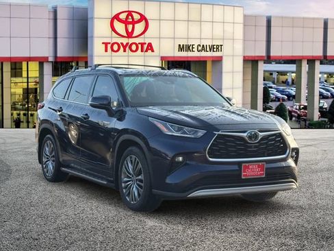 Used 2021 Toyota Highlander Platinum AWD/4WD image 7
