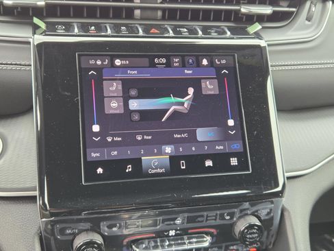 New 2025 Jeep Grand Cherokee L Altitude image 11