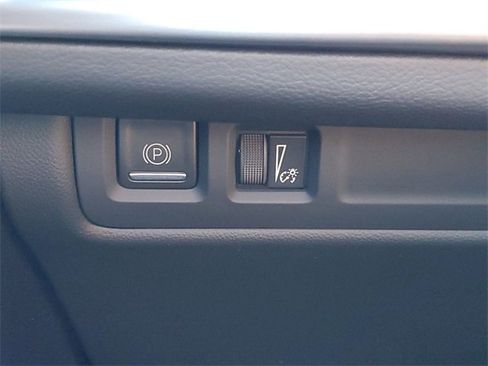 Certified 2024 Cadillac XT4 Premium Luxury image 18