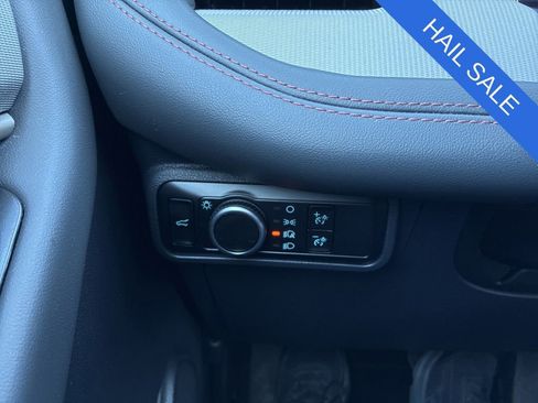Used 2025 Ford Explorer Active AWD/4WD image 32