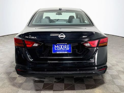 Used 2025 Nissan Altima 2.5 SV FWD image 6