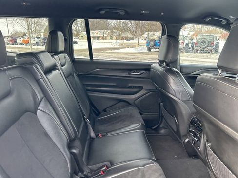 Certified 2024 Jeep Grand Cherokee L Laredo image 8