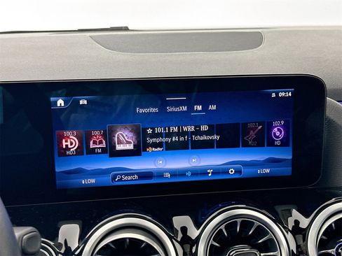 New 2025 Mercedes-Benz GLA 250 image 15