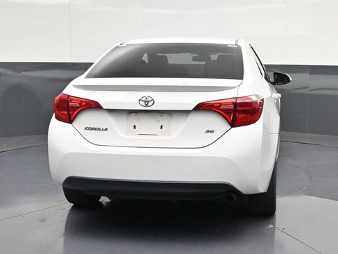 Used 2019 Toyota Corolla SE FWD image 2