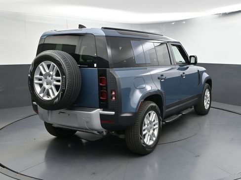 Used 2025 Land Rover Defender 110 S image 22