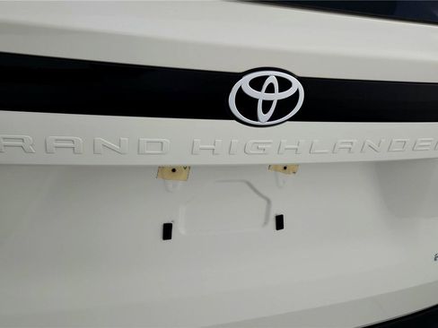 Used 2024 Toyota Grand Highlander Platinum image 13