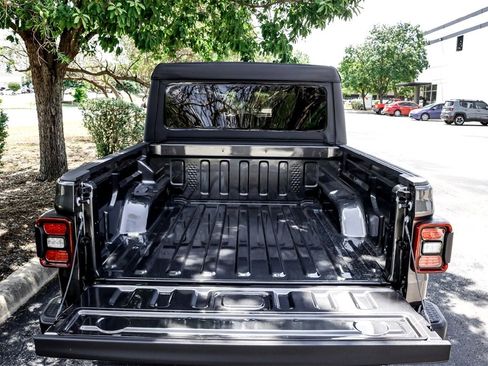 New 2025 Jeep Gladiator Mojave w/ Safety Group image 23
