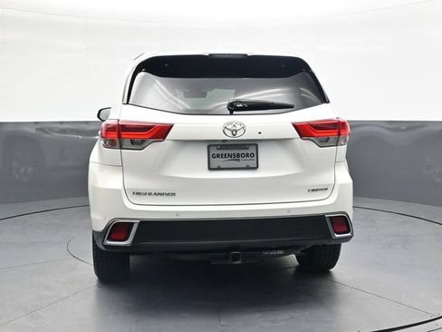 Used 2019 Toyota Highlander Limited FWD image 6