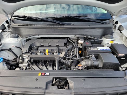 Used 2021 Hyundai Venue SE FWD image 10