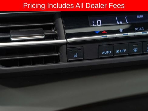 Used 2022 Toyota Sienna XLE FWD image 10