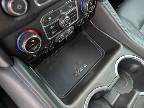 Used 2021 Chevrolet Tahoe LT w/ Luxury Package image 20