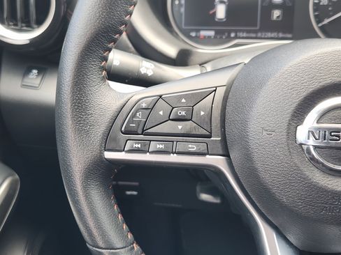 Used 2018 Nissan Kicks SR w/ Premium Package FWD image 28