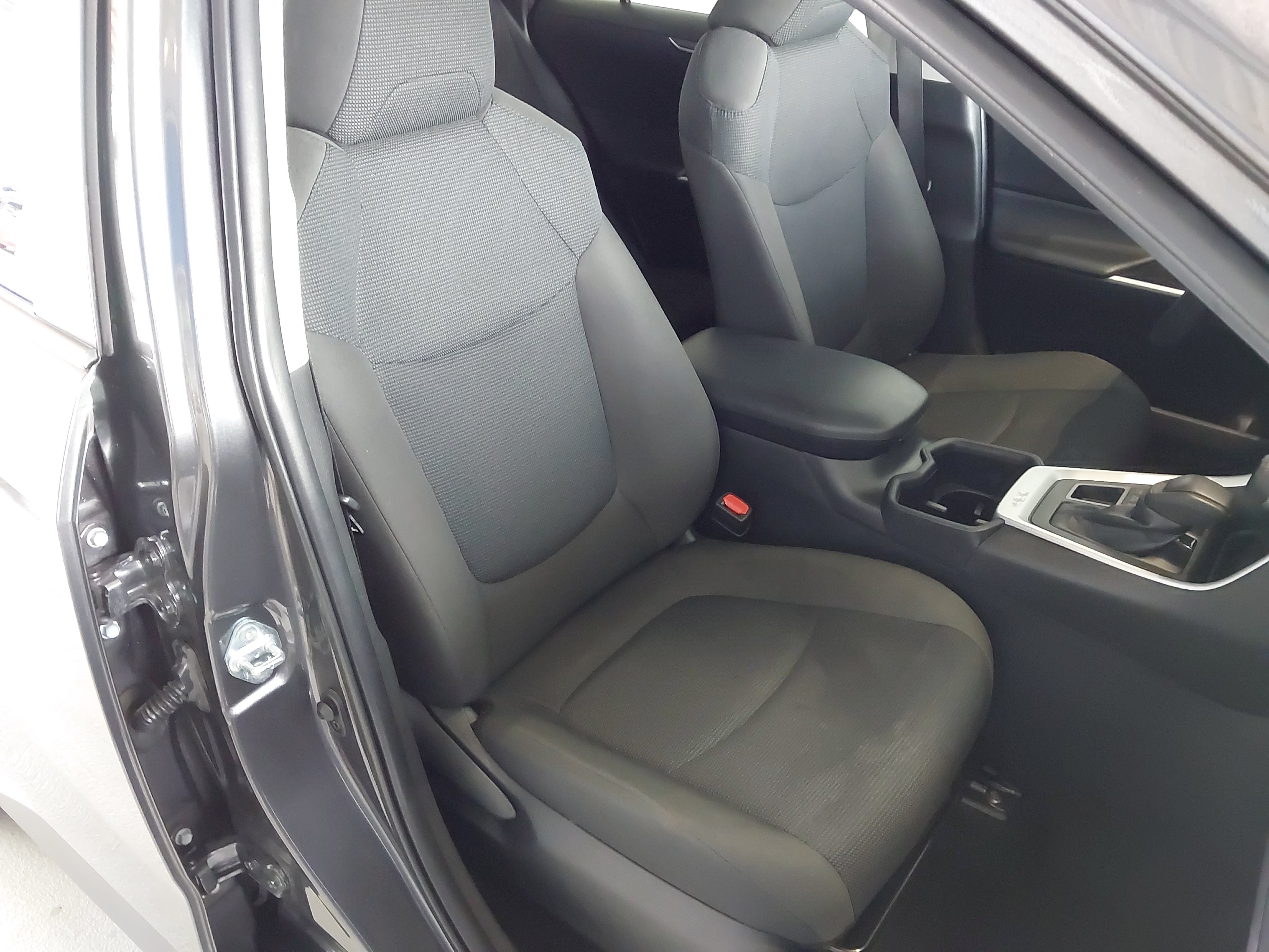 Used 2025 Toyota RAV4 LE AWD/4WD image 29
