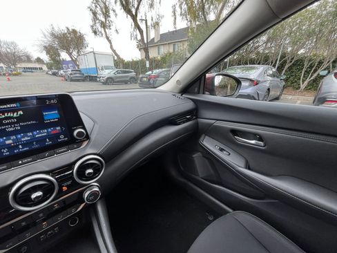 Used 2025 Nissan Sentra SV image 33