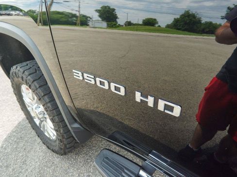 Used 2022 Chevrolet Silverado 3500 High Country w/ Z71 Off-Road Package AWD/4WD image 10