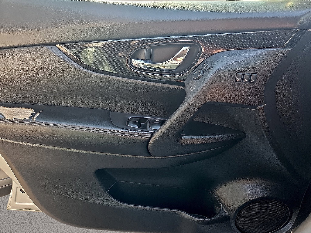 Used 2019 Nissan Rogue SL FWD image 19