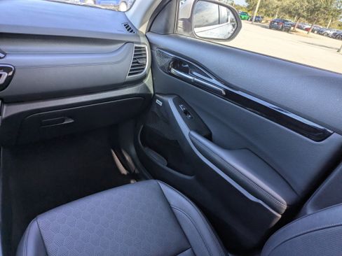 Certified 2021 Kia Seltos SX w/ SX Sunroof Package image 22