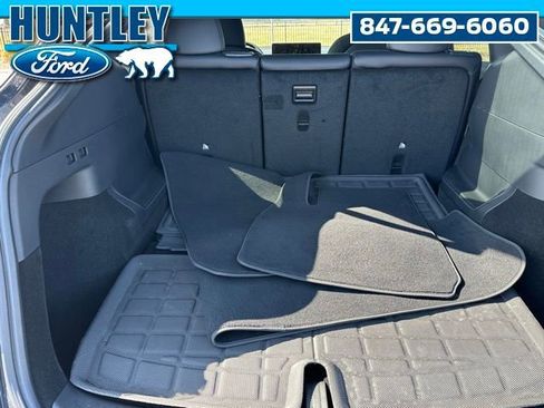 Used 2024 Tesla Model Y Long Range AWD/4WD image 12