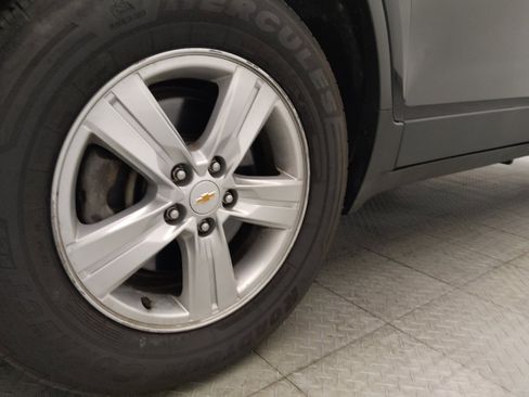 Used 2019 Chevrolet Trax LT w/ LT Convenience Package AWD/4WD image 31