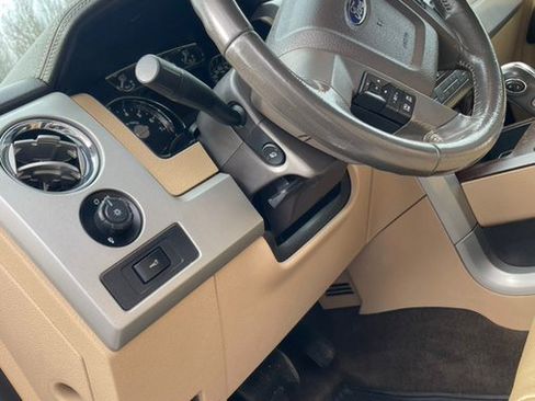 Used 2012 Ford F150 Lariat w/ Lariat Chrome Pkg image 21