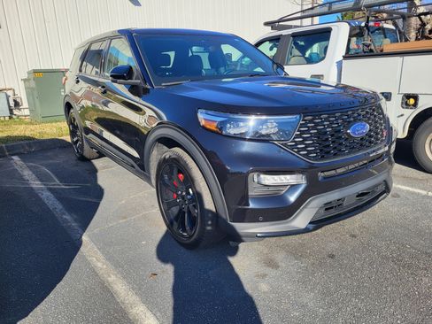 Used 2022 Ford Explorer ST w/ Equipment Group 401A image 3