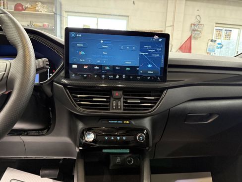 New 2026 Ford Escape ST-Line w/ Tech Pack #1 AWD/4WD image 16