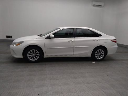 Used 2016 Toyota Camry LE image 2
