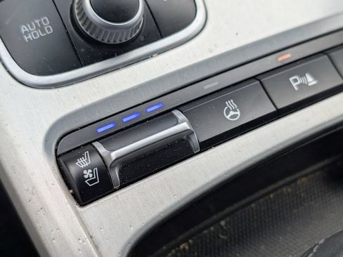Used 2018 Kia Stinger GT2 AWD/4WD image 23