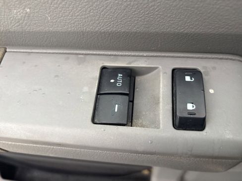 Used 2016 Ford E-350 and Econoline 350 Super Duty w/ Power Windows & Locks Group image 16