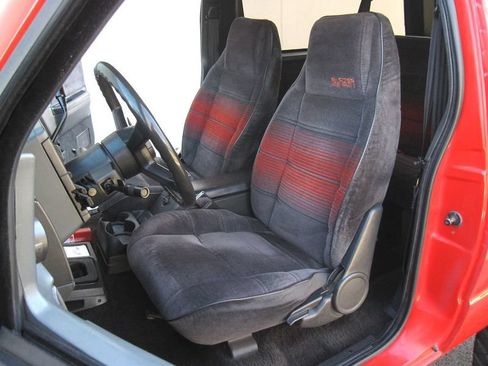 Used 1991 Chevrolet S10 Pickup 4WD 2-Door image 29
