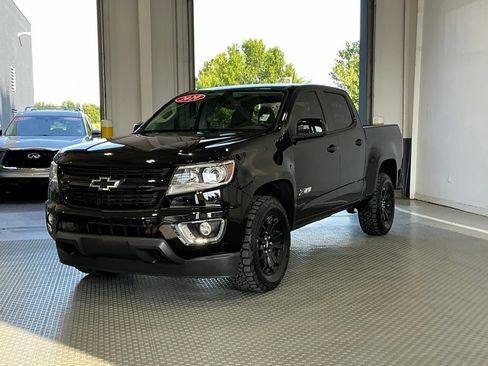 Used 2020 Chevrolet Colorado Z71 w/ Z71 Midnight Edition AWD/4WD image 2