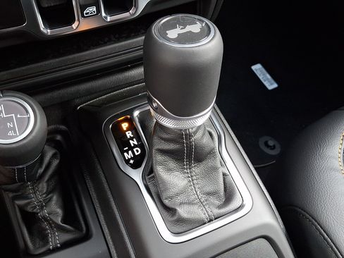 New 2026 Jeep Wrangler Unlimited Sahara AWD/4WD image 10