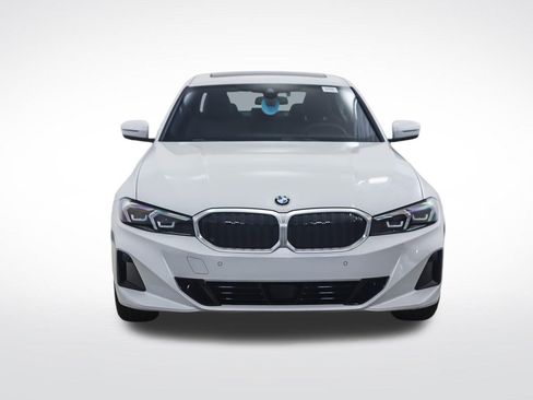 Used 2025 BMW 330i xDrive Sedan w/ Premium Package AWD/4WD image 9