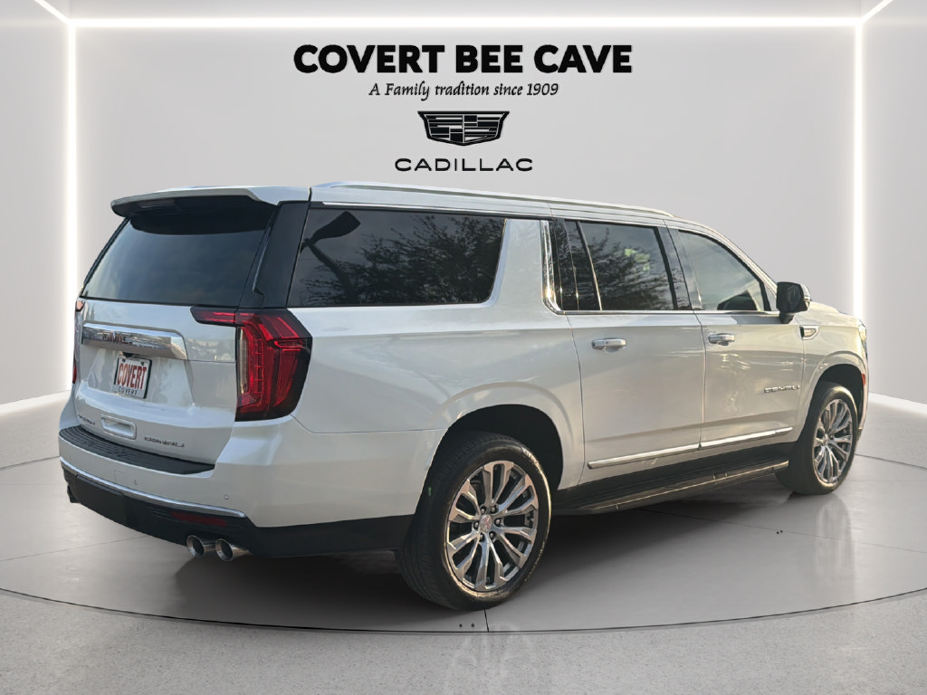 Used 2023 GMC Yukon XL Denali AWD/4WD image 7