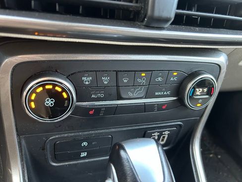 Used 2019 Ford EcoSport SE image 25