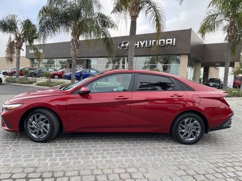 Certified 2024 Hyundai Elantra Blue image 6