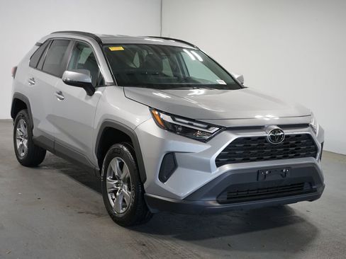 Used 2024 Toyota RAV4 XLE FWD image 3