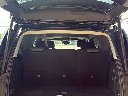 Used 2020 GMC Yukon SLT w/ Graphite Performance Edition image 10