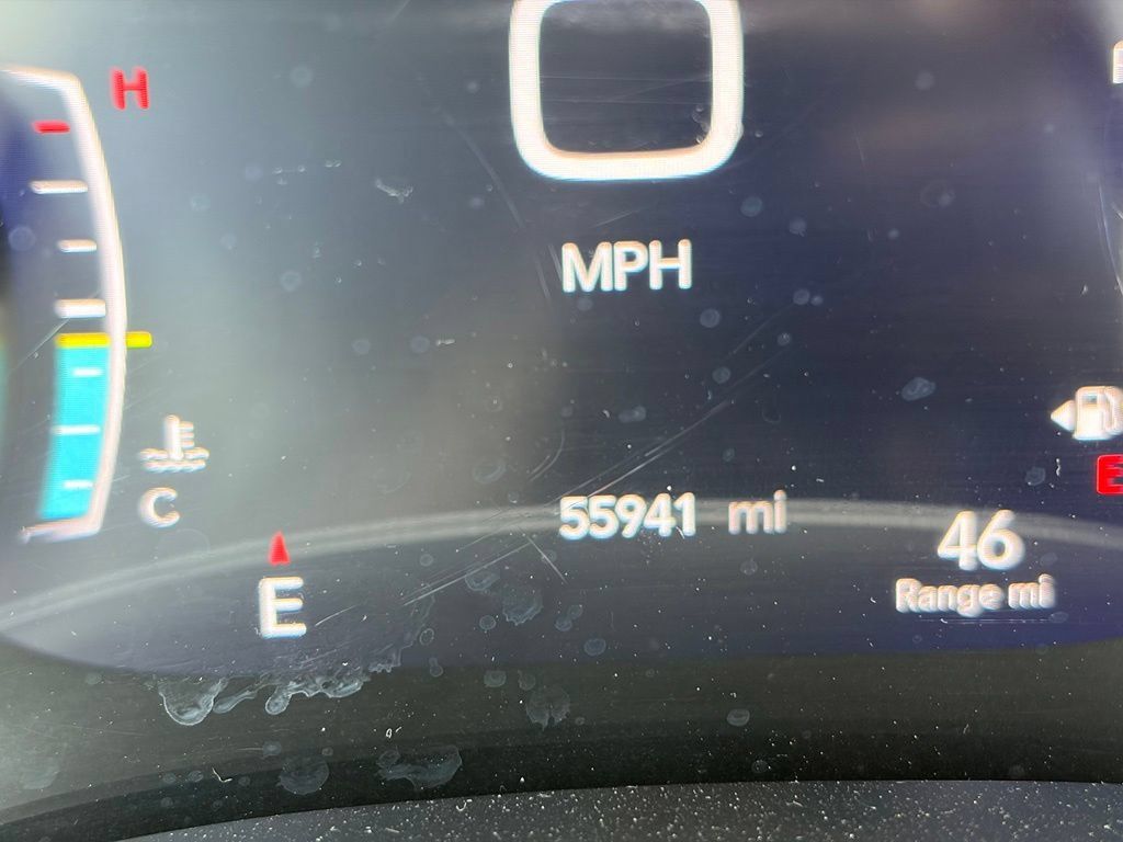 Certified 2025 Chrysler Pacifica Select FWD image 32
